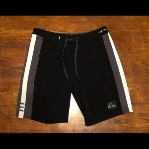 Quicksilver Men’s Highline Arch 19” Boardshort